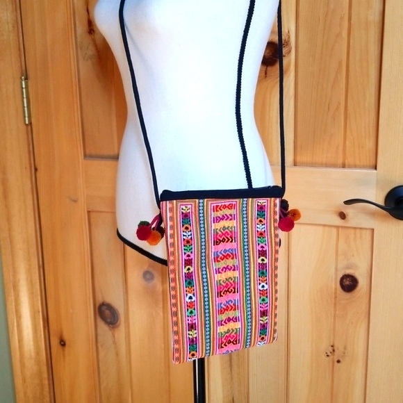 NWT Hmong Colorful Tribal Hand Crafted Vintage Fabric Woven Crossbody Bag - Picture 7 of 11